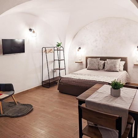 Ravi Romantic Jacuzzi Suite Bari Kültér fotó