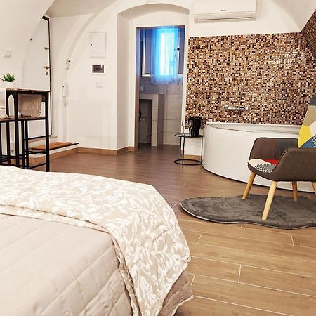 Dama Suite Love & Private Jacuzzi Bari Kültér fotó
