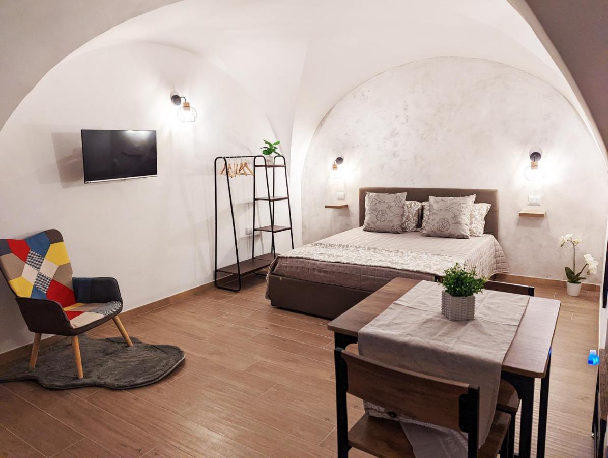 Ravi Romantic Jacuzzi Suite Bari Kültér fotó
