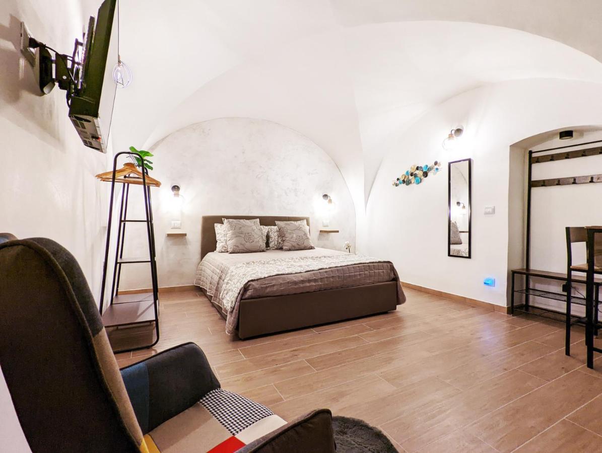 Ravi Romantic Jacuzzi Suite Bari Kültér fotó