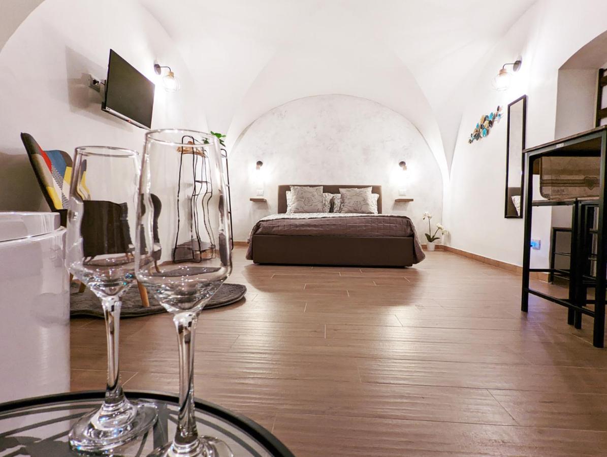 Ravi Romantic Jacuzzi Suite Bari Kültér fotó